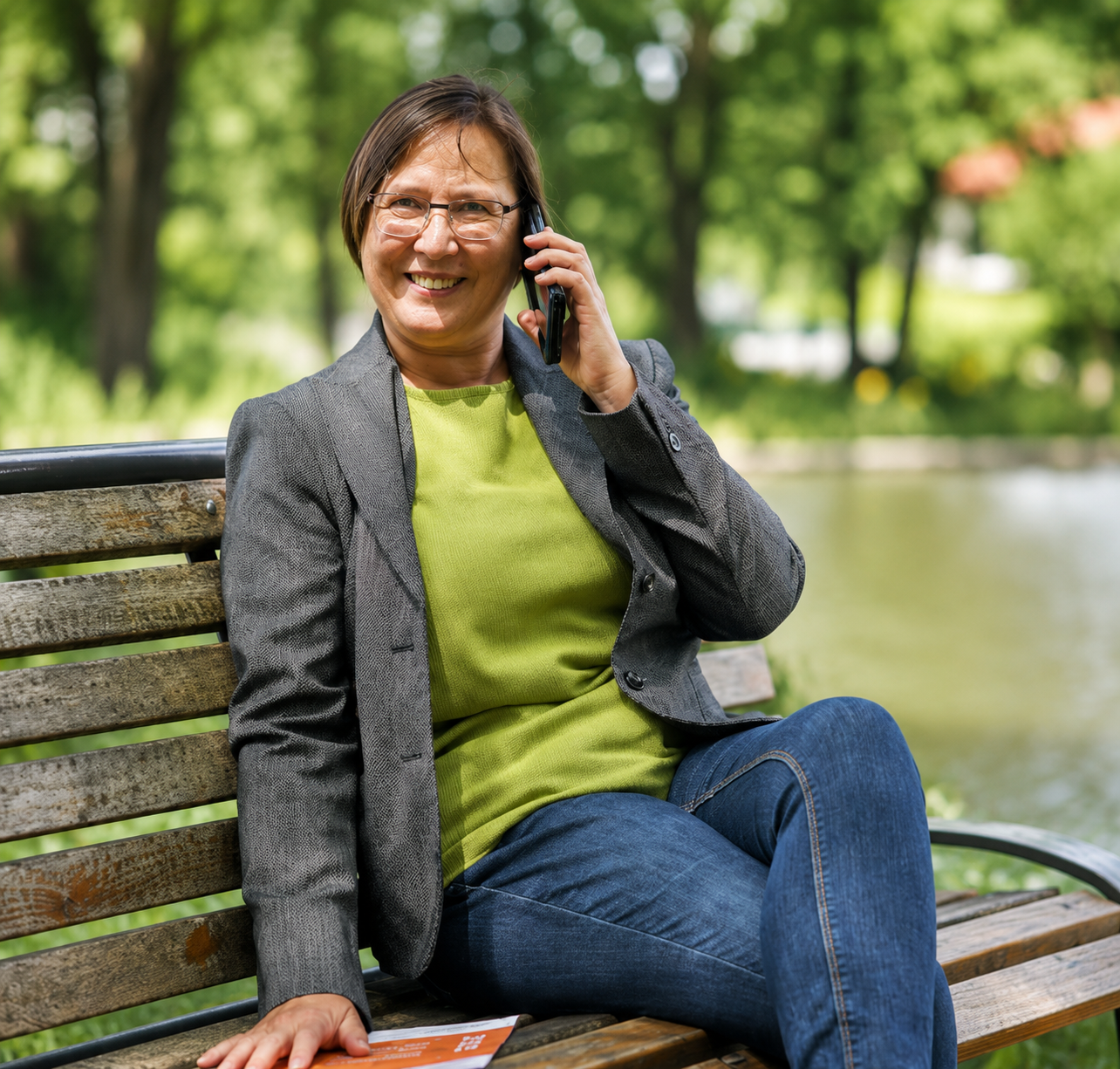 Foto Heike Blum beim telefonieren